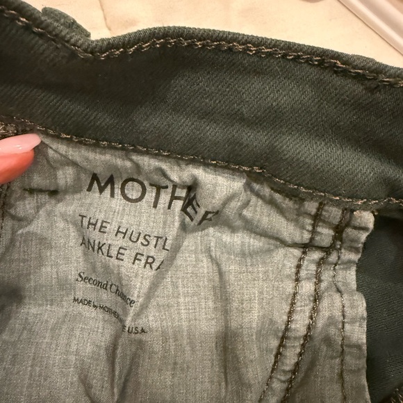 MOTHER hustler ankle fray in second chances - Picture 5 of 5